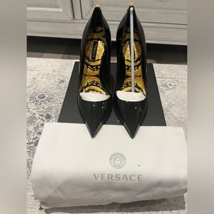 Versace Decollete 110 
BRAND NEW